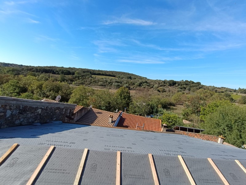 rénovation d'une toiture à Fouzilhon