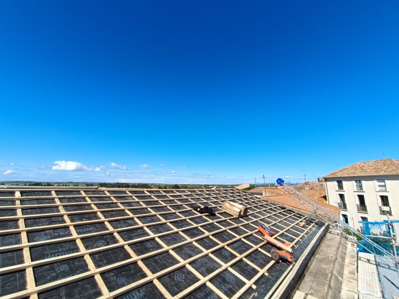 Le grand café à Servian