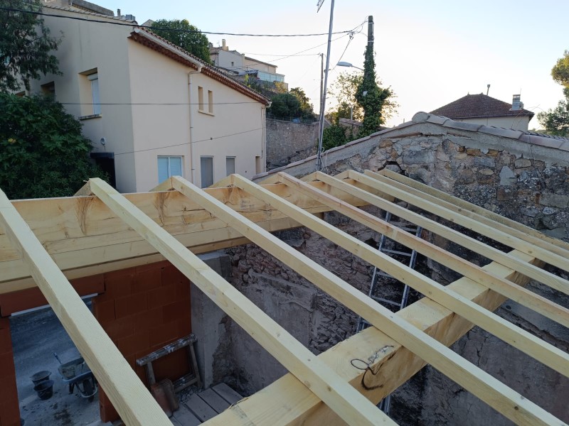 rénovation d'une toiture à Fouzilhon