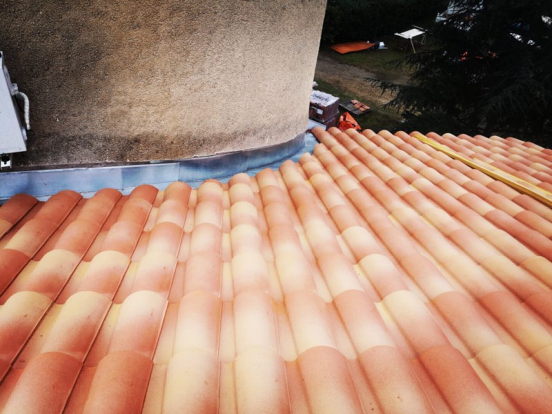 Réfection de toiture avec zinguerie à Agde dans l'Hérault