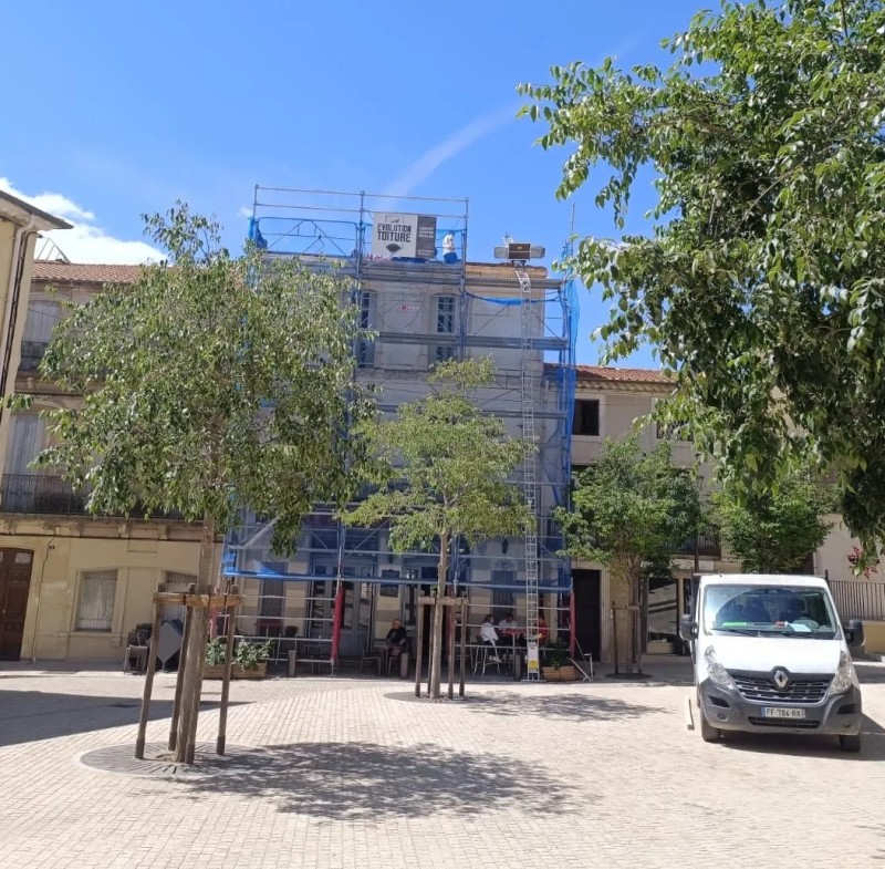 Le grand café à Servian