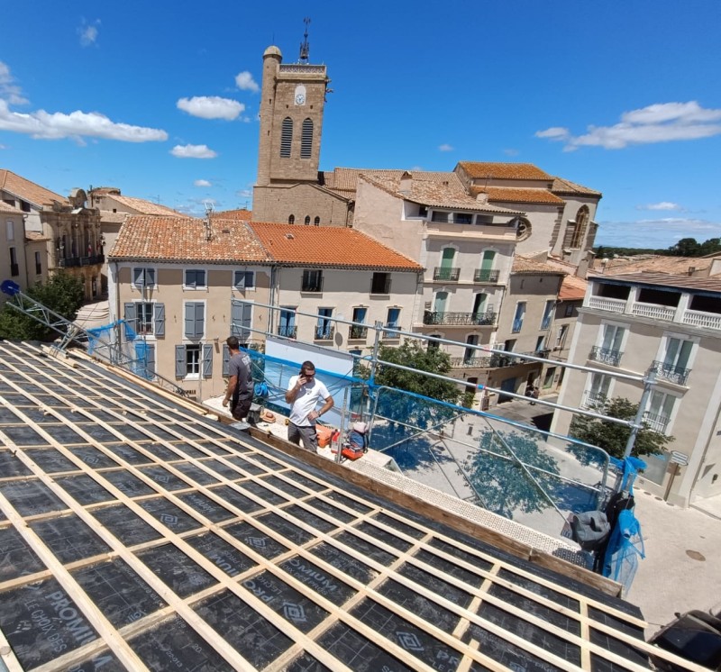 Le grand café à Servian