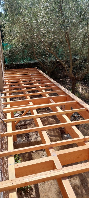 Pose d'une structure bois pour terrasse